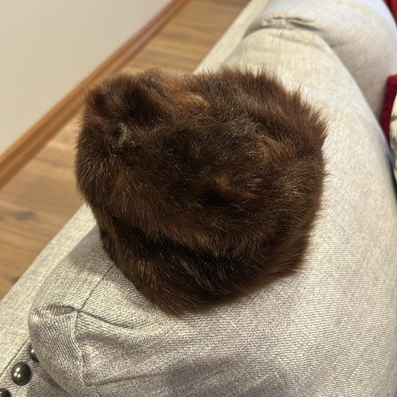 Vintage beaver pill box hat - Picture 2 of 5